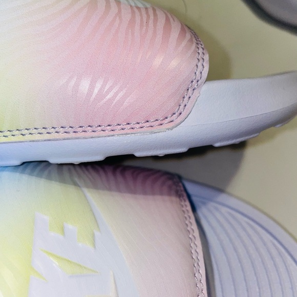 NWT- Nike Women Victori One Slide Print Pure Violet/White - Picture 4 of 14